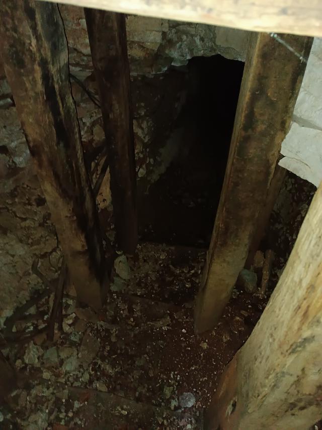 
                  
                    
                     Xiaomi 
                     2303CRA44A 
                  
                  