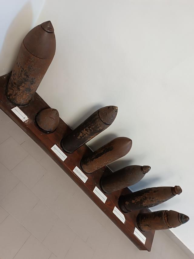 
                  
                    
                     Xiaomi 
                     2303CRA44A 
                  
                  