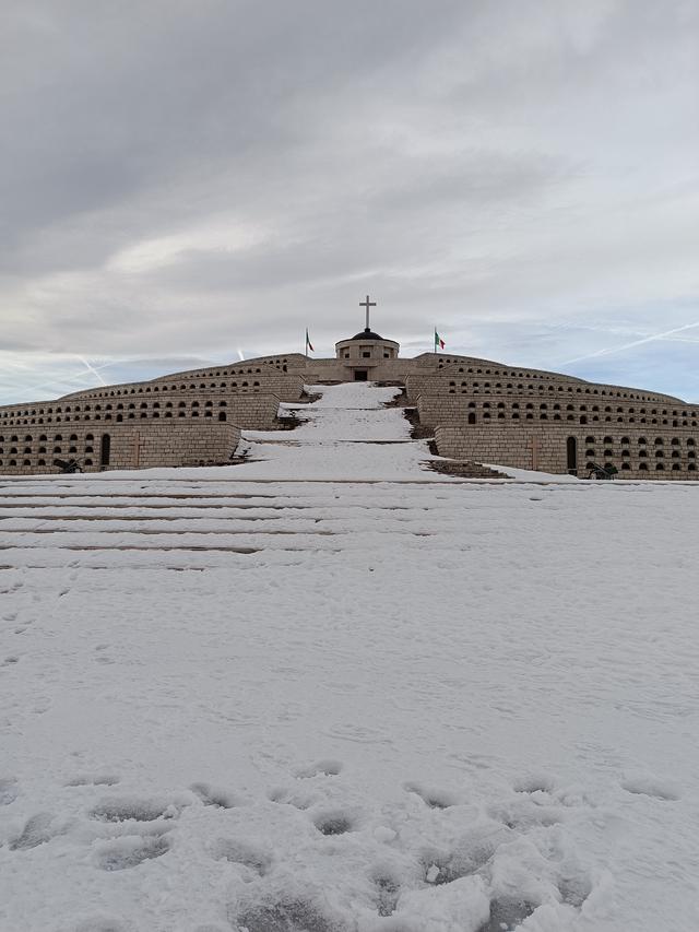 
                  
                    
                     Xiaomi 
                     2303CRA44A 
                  
                  