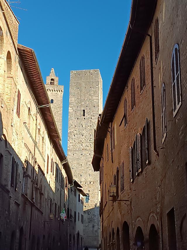 
                  
                    
                     Xiaomi 
                     2303CRA44A 
                  
                  