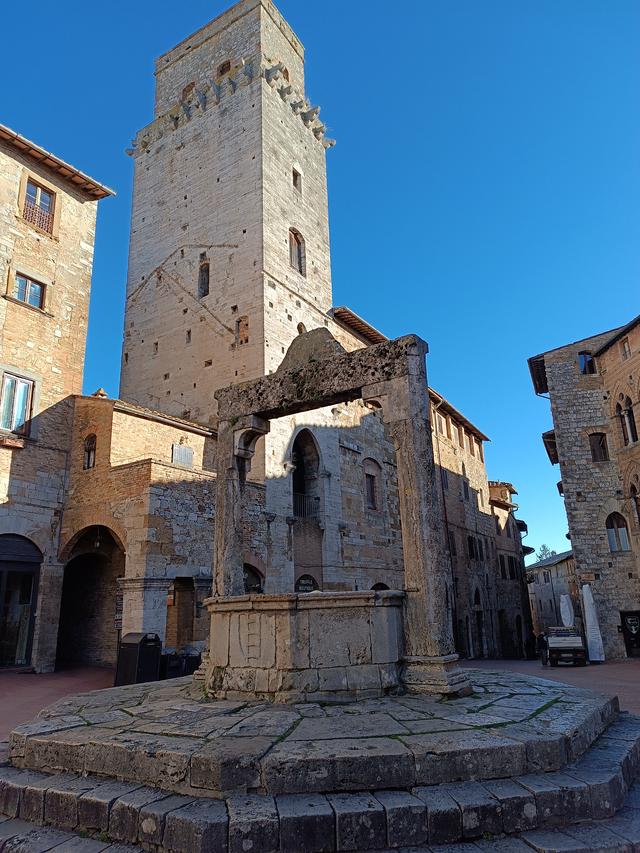 
                  
                    
                     Xiaomi 
                     2303CRA44A 
                  
                  