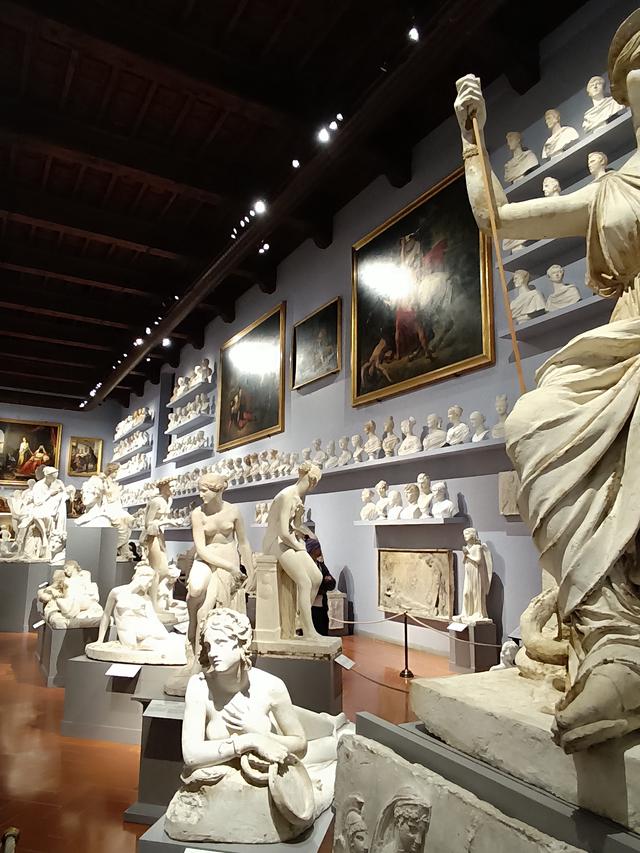 
                  
                    
                     Xiaomi 
                     2303CRA44A 
                  
                  