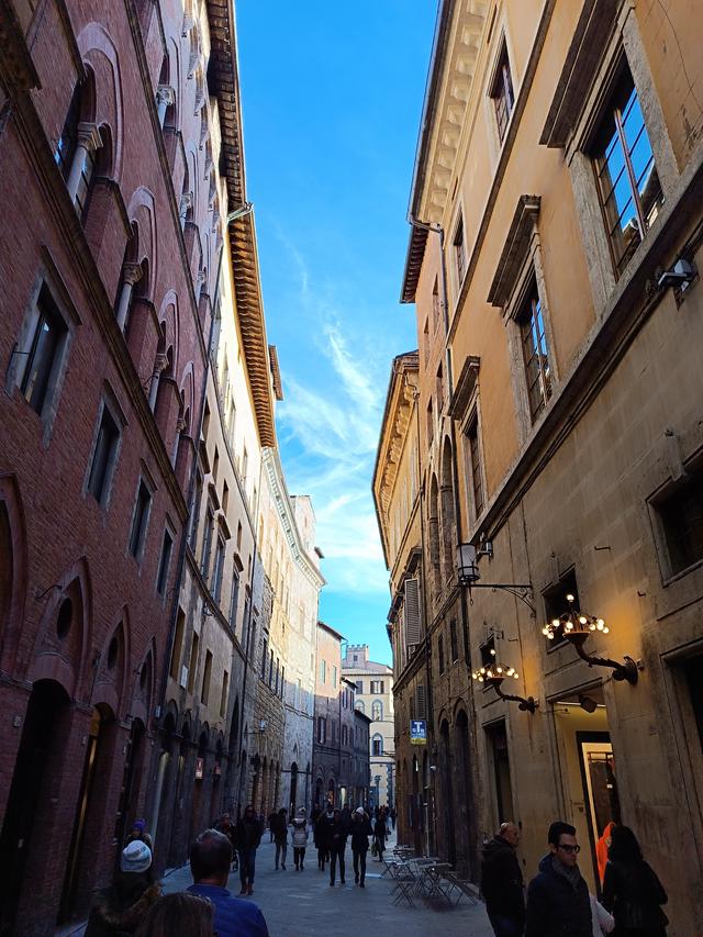 
                  
                    
                     Xiaomi 
                     2303CRA44A 
                  
                  