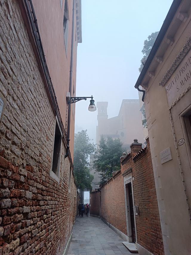 
                  
                    
                     Xiaomi 
                     2303CRA44A 
                  
                  