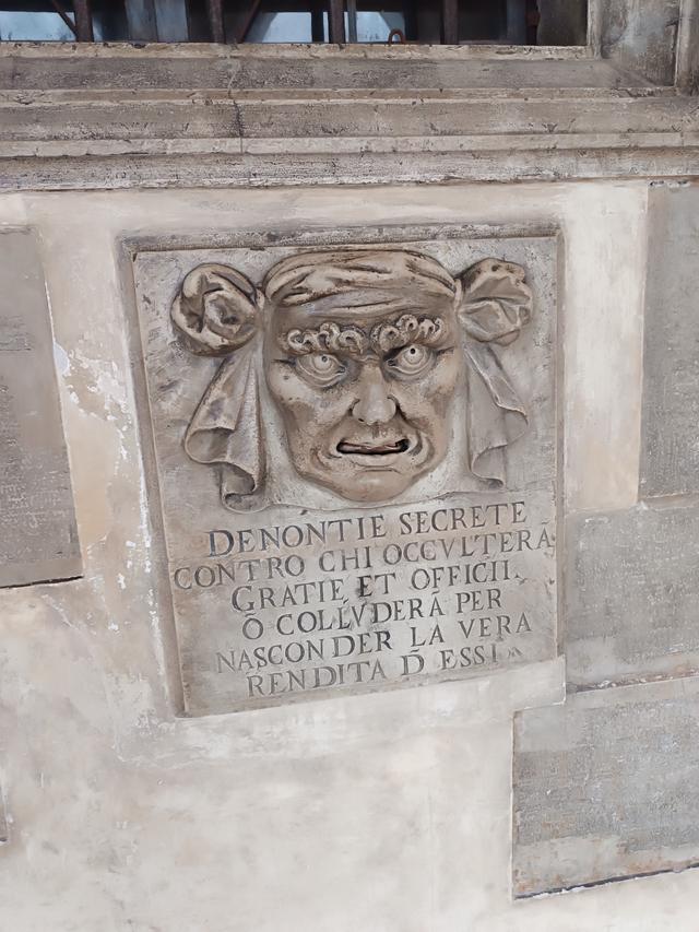 
                  
                    
                     Xiaomi 
                     2303CRA44A 
                  
                  