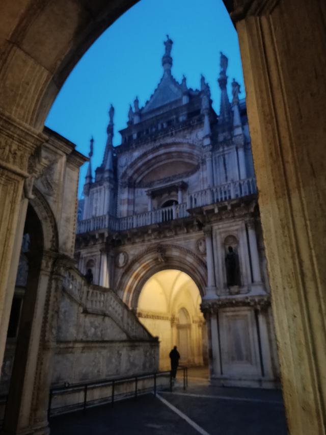 
                  
                    
                     Xiaomi 
                     2303CRA44A 
                  
                  