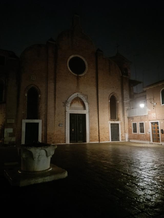 
                  
                    
                     Xiaomi 
                     2303CRA44A 
                  
                  