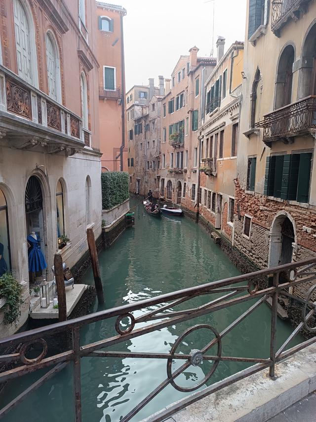 
                  
                    
                     Xiaomi 
                     2303CRA44A 
                  
                  