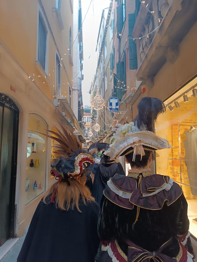 
                  
                    
                     Xiaomi 
                     2303CRA44A 
                  
                  