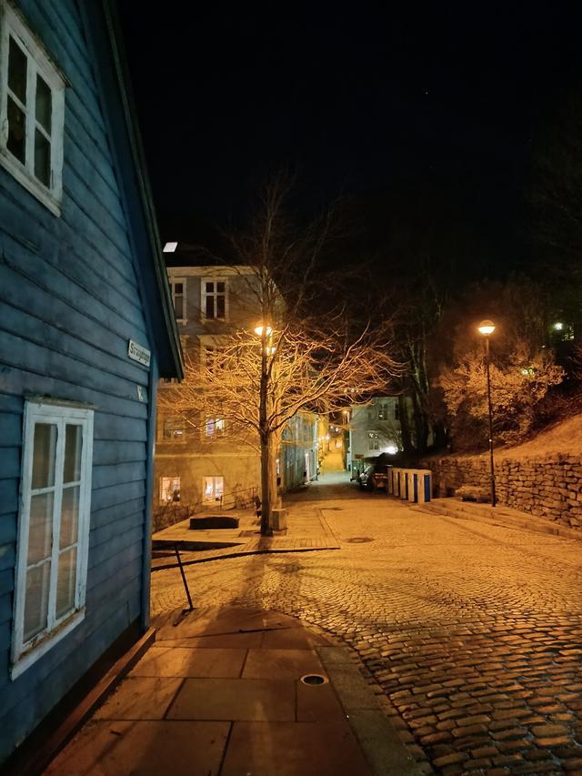 
                  
                    
                     Xiaomi 
                     2303CRA44A 
                  
                  