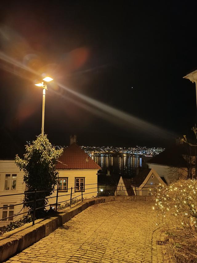 
                  
                    
                     Xiaomi 
                     2303CRA44A 
                  
                  