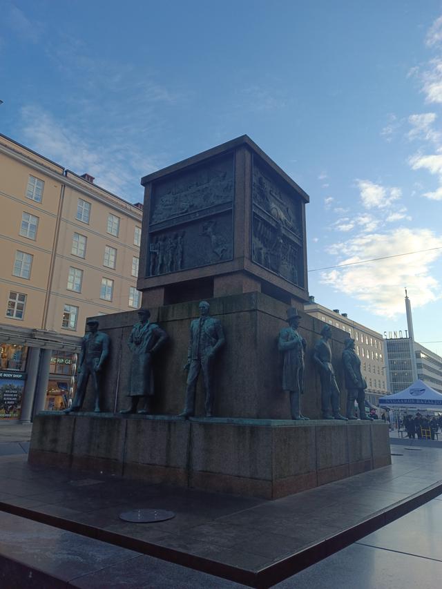 
                  
                    
                     Xiaomi 
                     2303CRA44A 
                  
                  