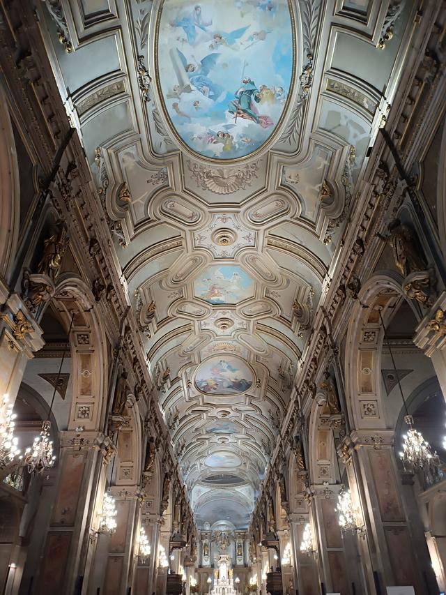 
                  
                    
                     Xiaomi 
                     2303CRA44A 
                  
                  