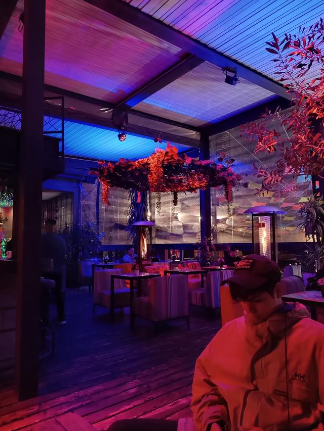 
                  
                    
                     Xiaomi 
                     2303CRA44A 
                  
                  